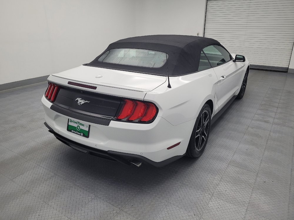 Used 2022 Ford Mustang Premium RWD image 9