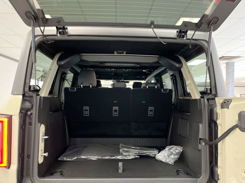 New 2025 Ford Bronco Outer Banks w/ Sasquatch Package image 11