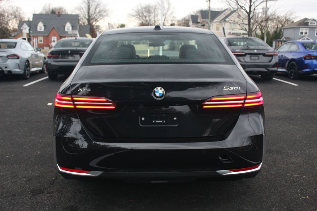 Used 2026 BMW 530i xDrive w/ Premium Package AWD/4WD image 7