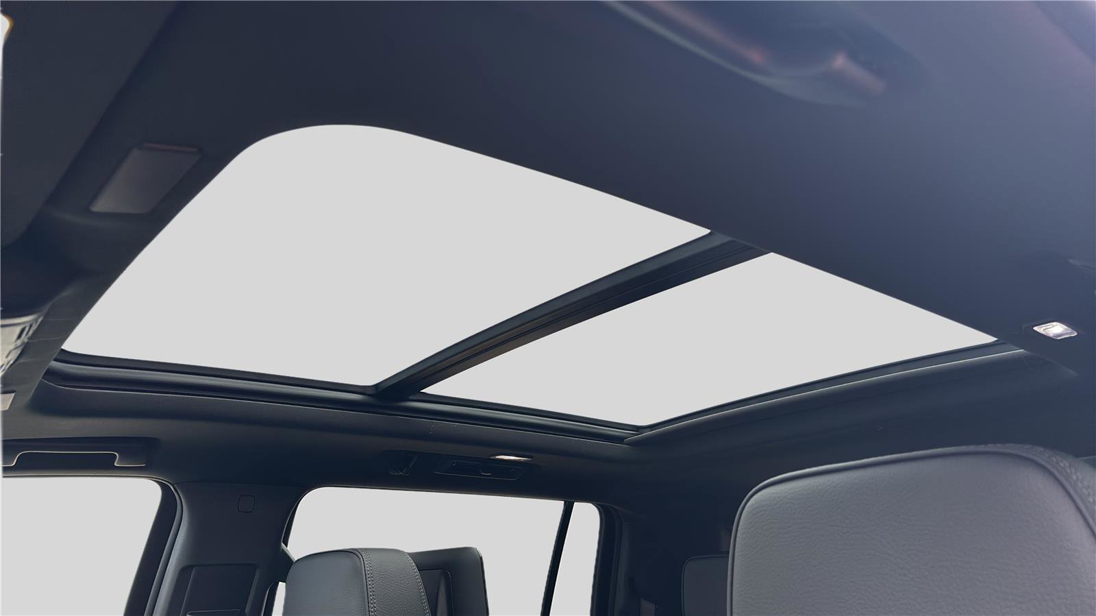 New 2026 GMC Yukon XL Denali w/ Denali Reserve Package image 10