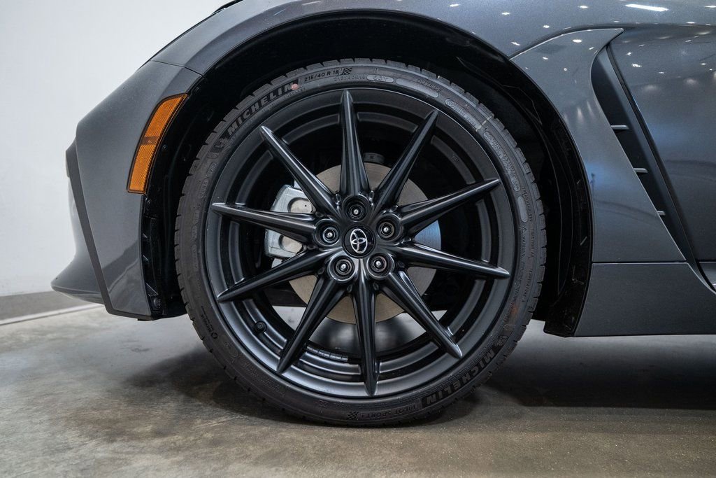 New 2025 Toyota GR86 Premium image 8