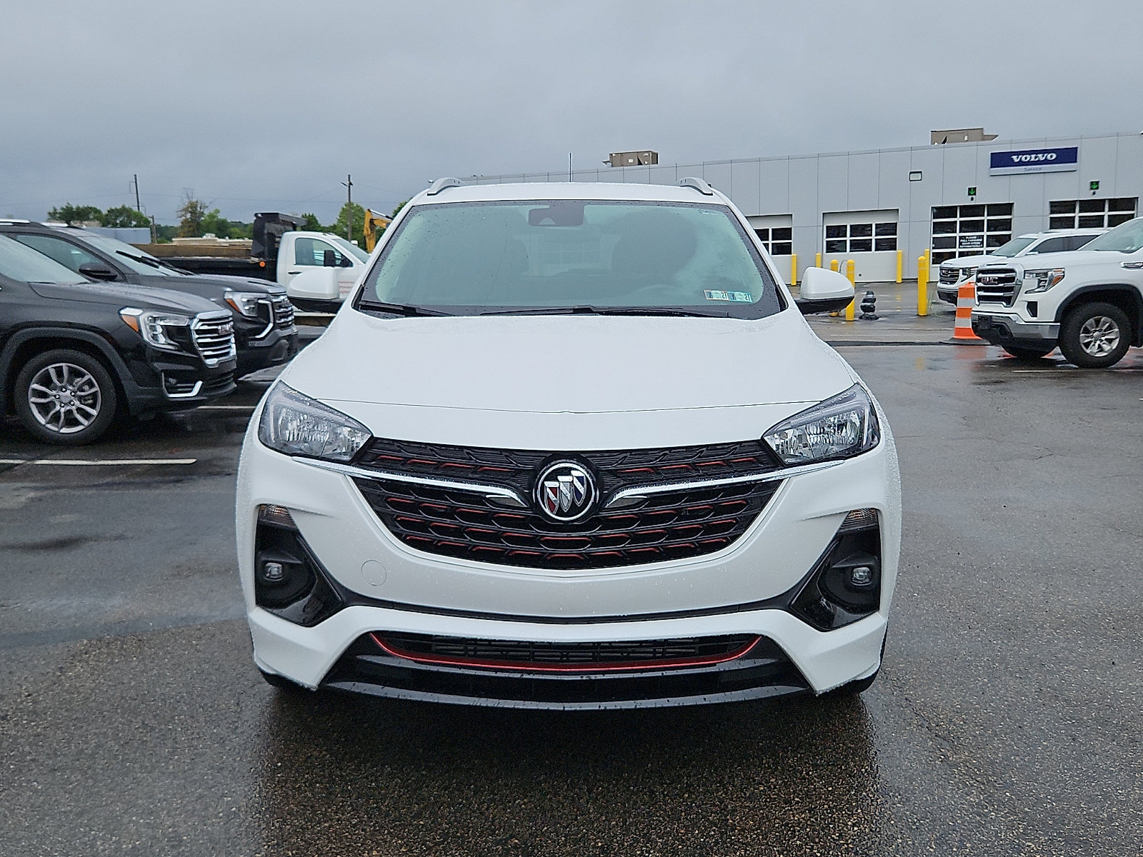 Used 2023 Buick Encore GX Select w/ Sport Touring Package FWD image 2