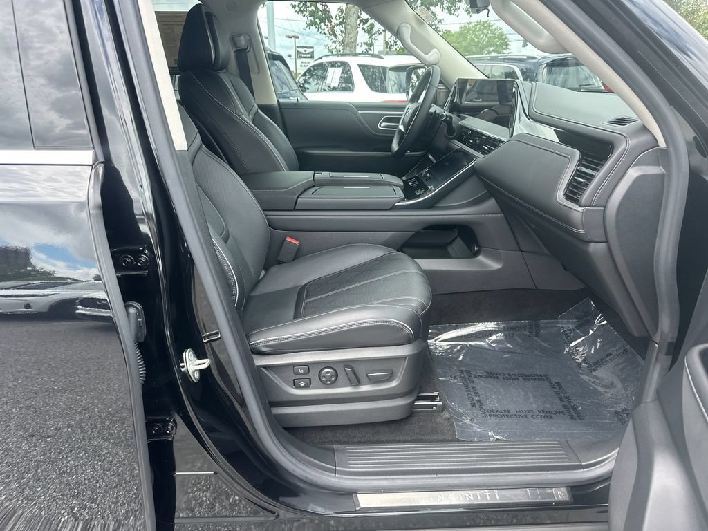 Used 2025 INFINITI QX80 Sensory AWD/4WD image 11