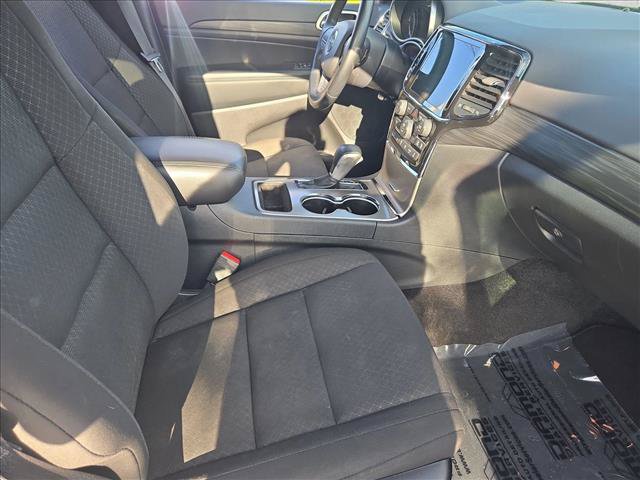 Used 2022 Jeep Grand Cherokee Laredo E w/ Security & Convenience Group AWD/4WD image 21