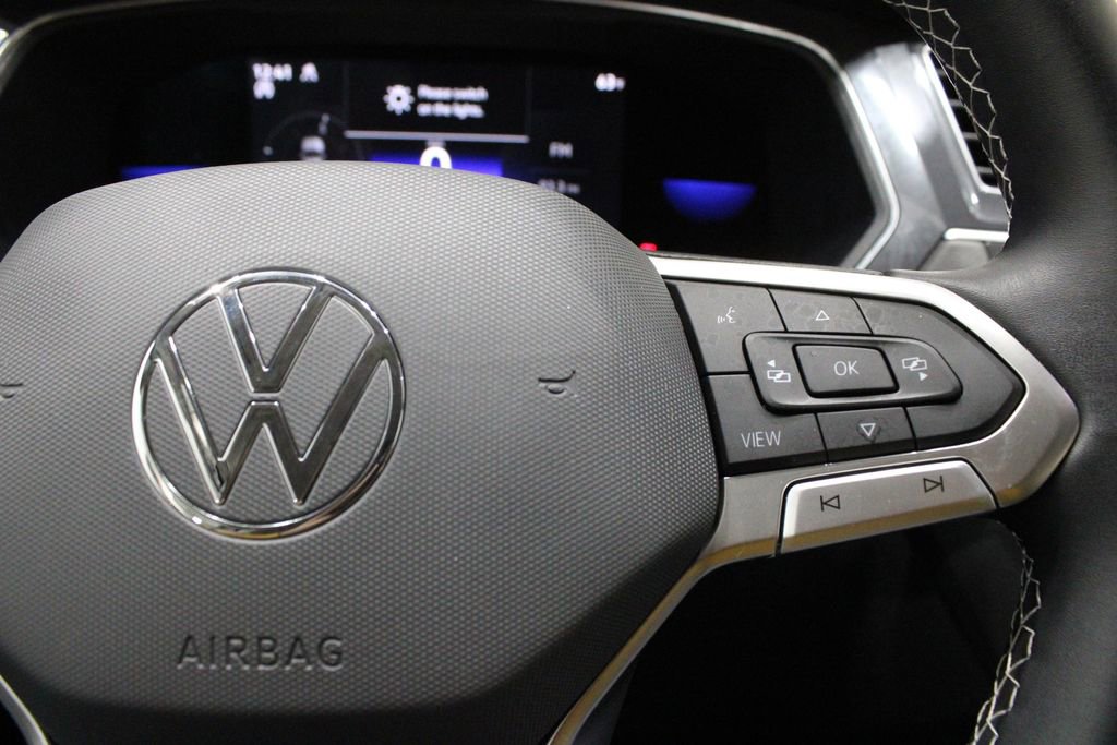 Used 2022 Volkswagen Tiguan SE image 22