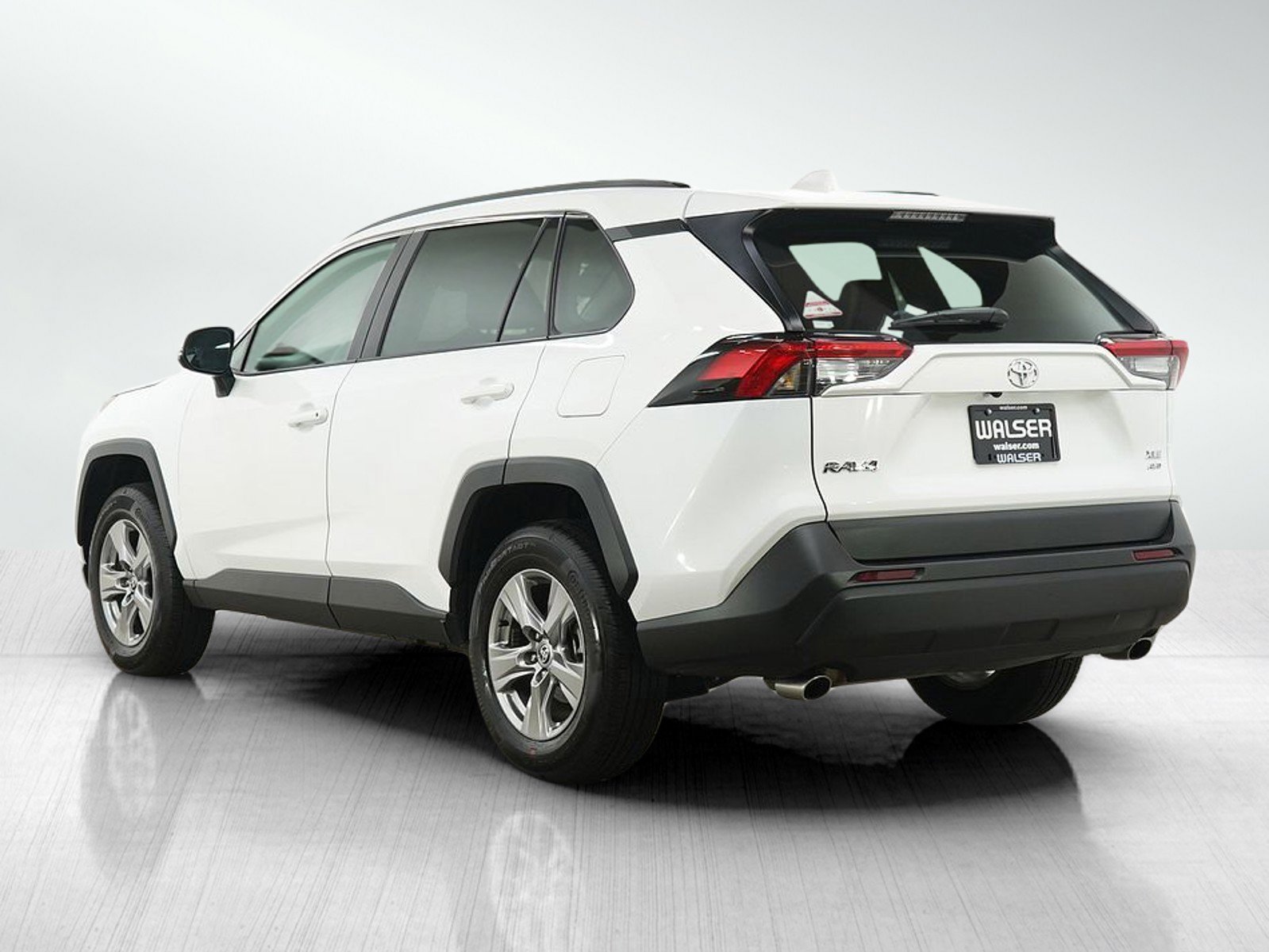 Used 2024 Toyota RAV4 XLE w/ Convenience Package AWD/4WD image 5