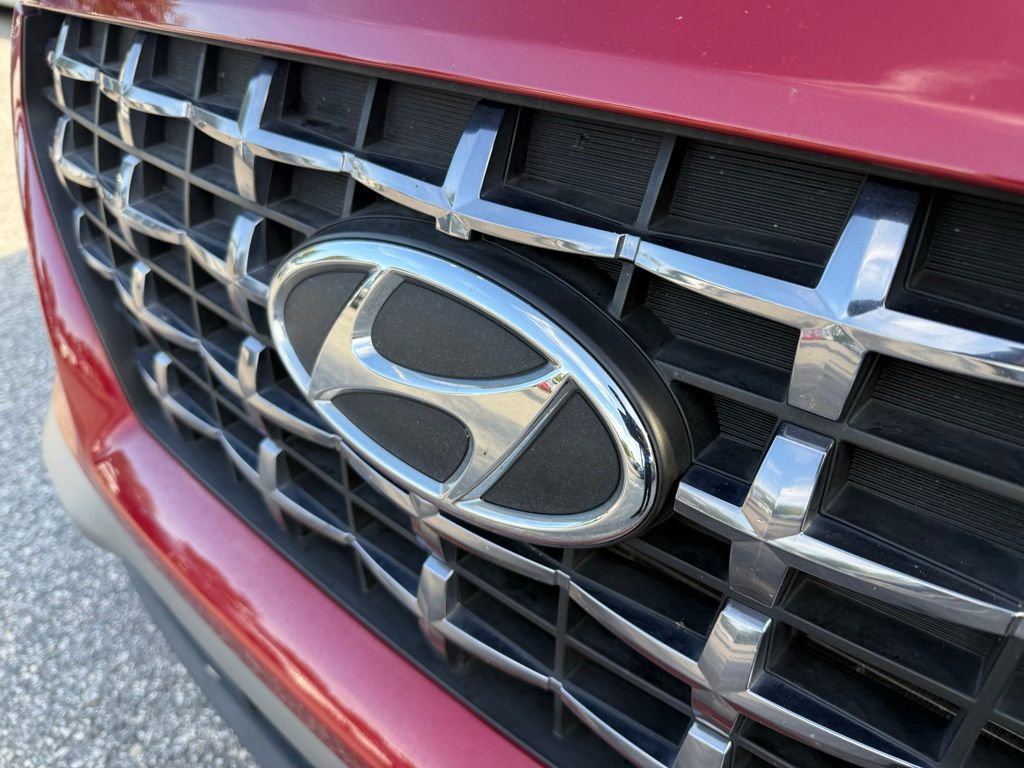 Used 2023 Hyundai Venue Limited image 6