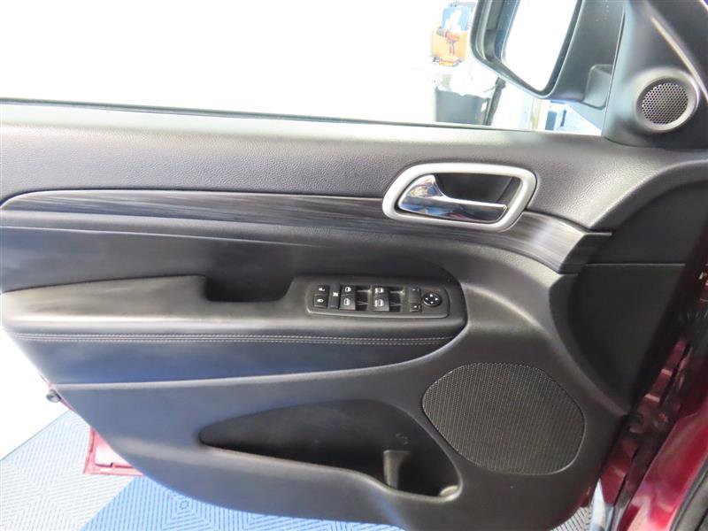 Used 2019 Jeep Grand Cherokee Laredo image 15