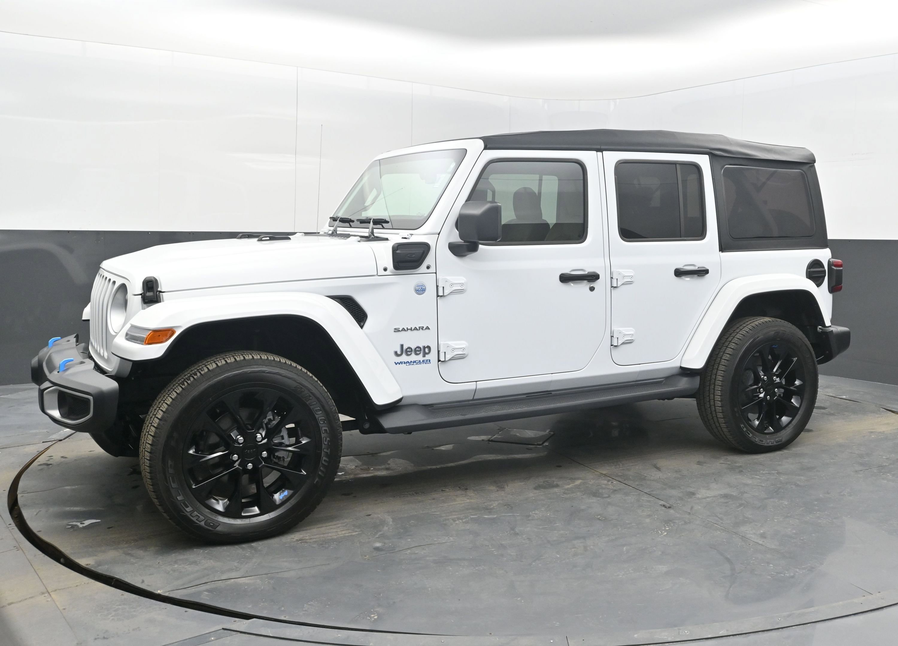 Used 2022 Jeep Wrangler Unlimited Sahara image 5