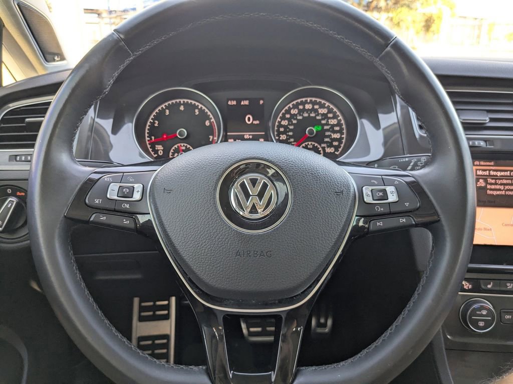 Used 2018 Volkswagen Golf Alltrack SEL image 26