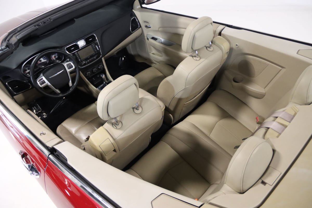 Used 2013 Chrysler 200 Limited FWD image 13