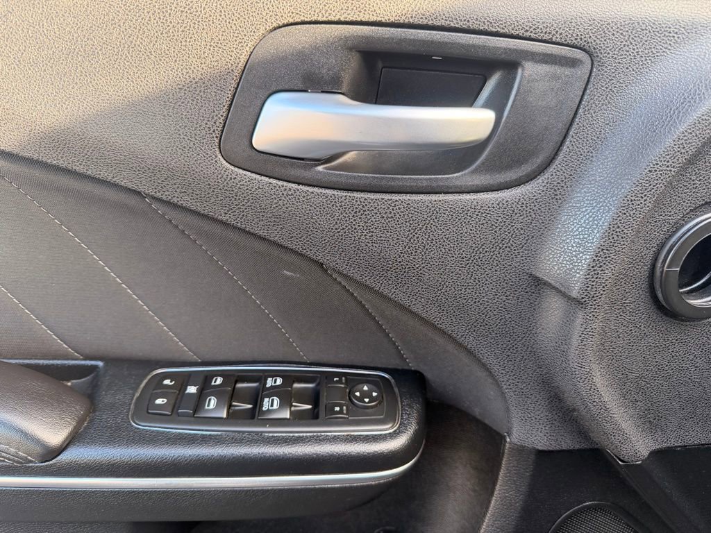 Used 2017 Dodge Charger R/T image 12