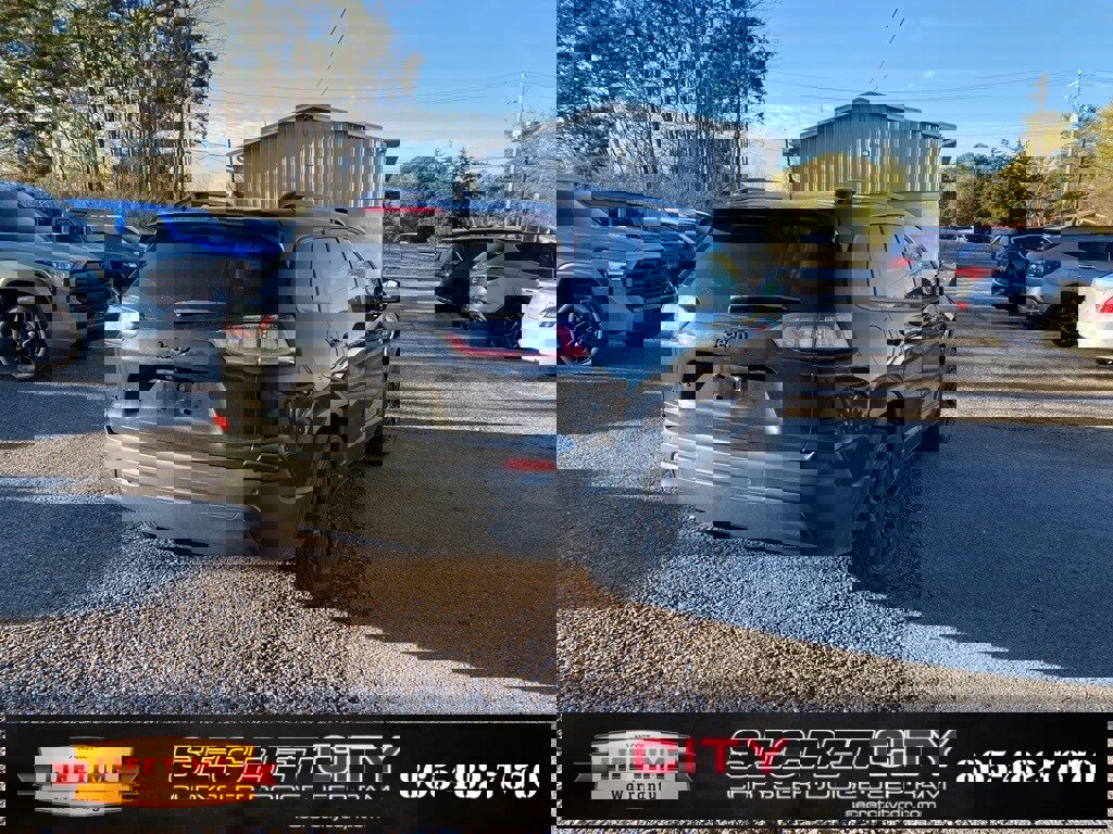 Used 2023 Jeep Cherokee Altitude Lux image 5