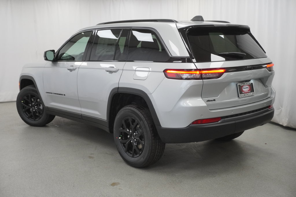 New 2026 Jeep Grand Cherokee Altitude AWD/4WD image 13