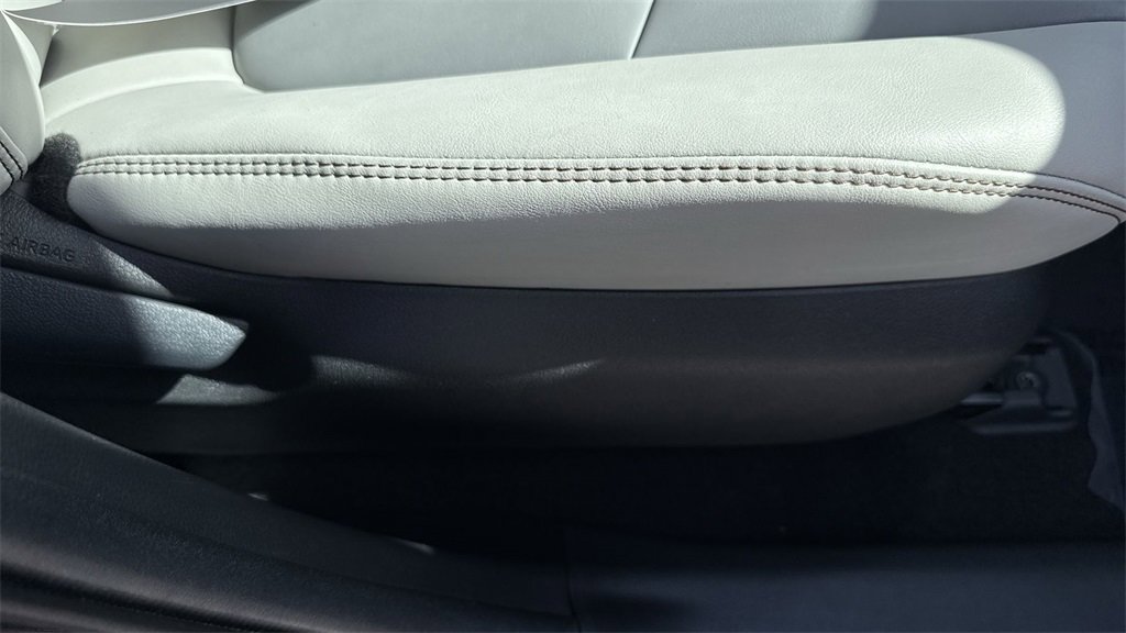 Used 2021 Toyota RAV4 XLE Premium image 46