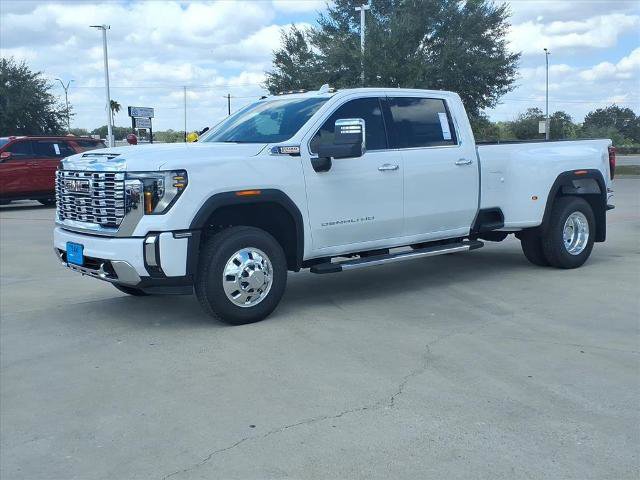 New 2026 GMC Sierra 3500 Denali w/ Denali Reserve Package image 3