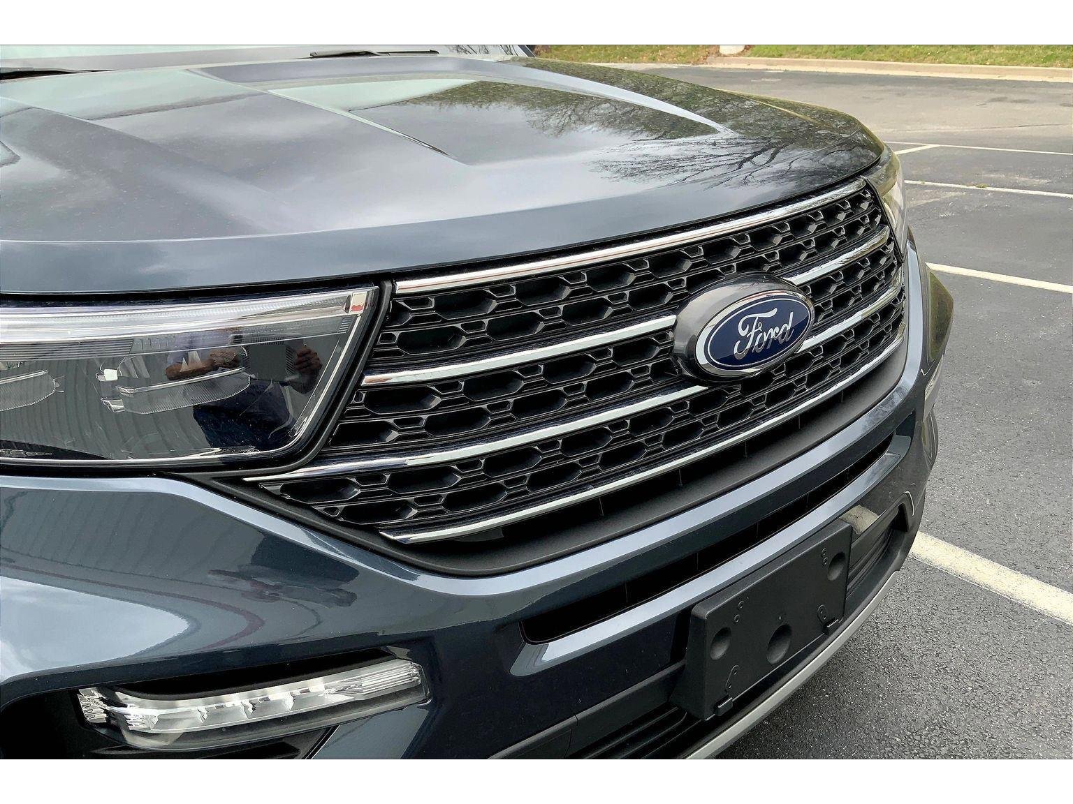 Used 2022 Ford Explorer XLT w/ Equipment Group 202A image 30