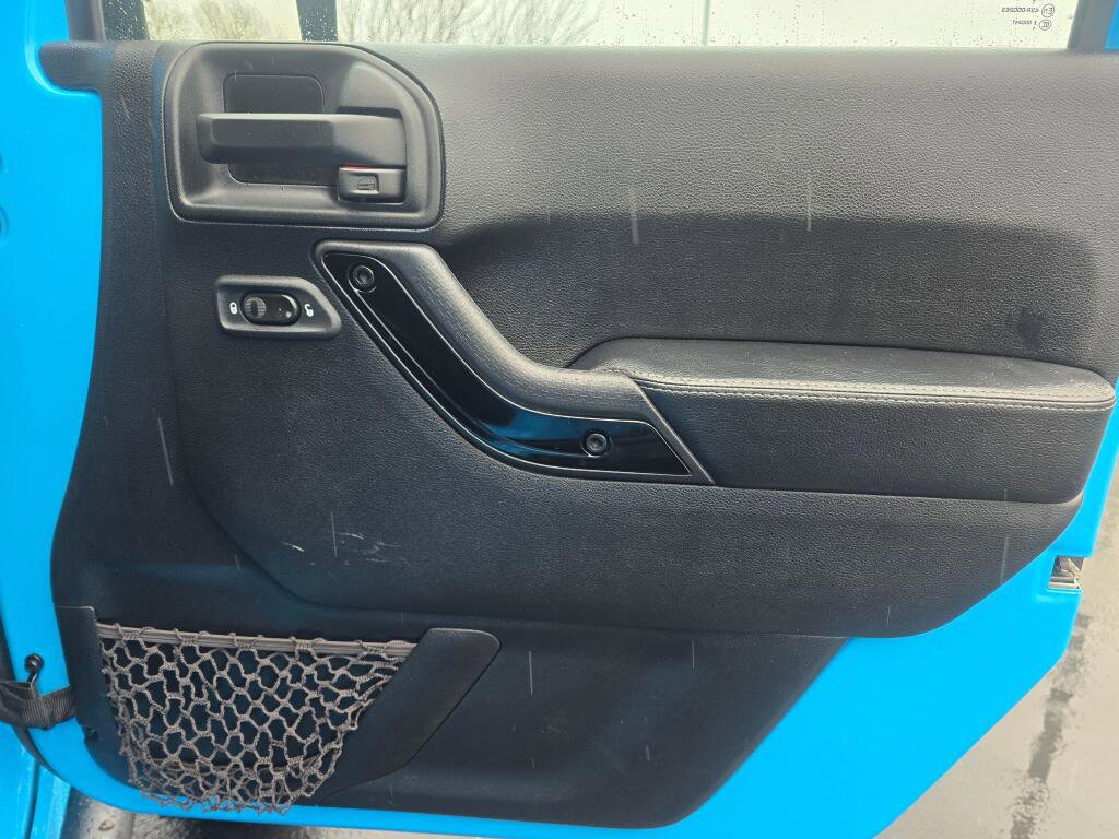 Used 2017 Jeep Wrangler Unlimited Sahara image 28