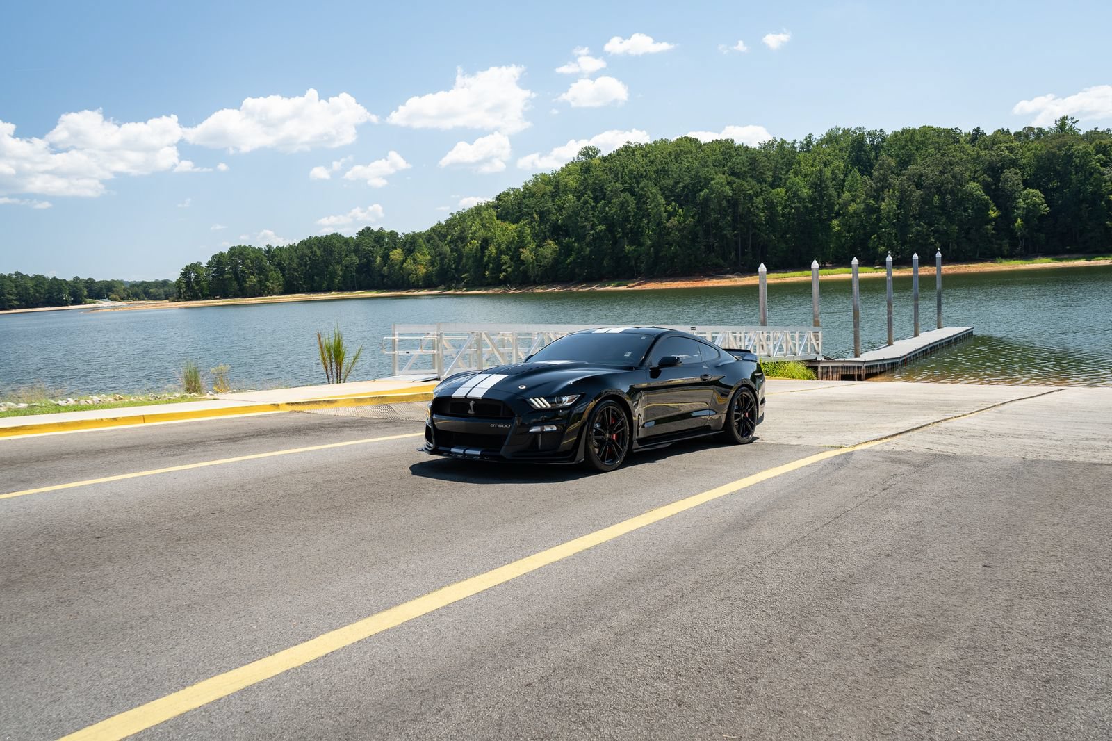 Used 2021 Ford Mustang Shelby GT500 w/ Technology Package RWD image 1