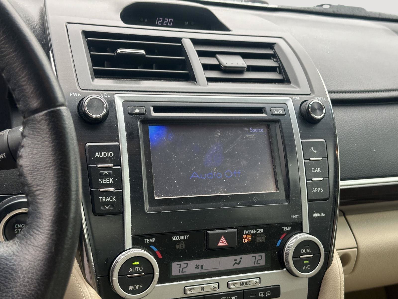 Used 2012 Toyota Camry XLE w/ Leather Pkg FWD image 11