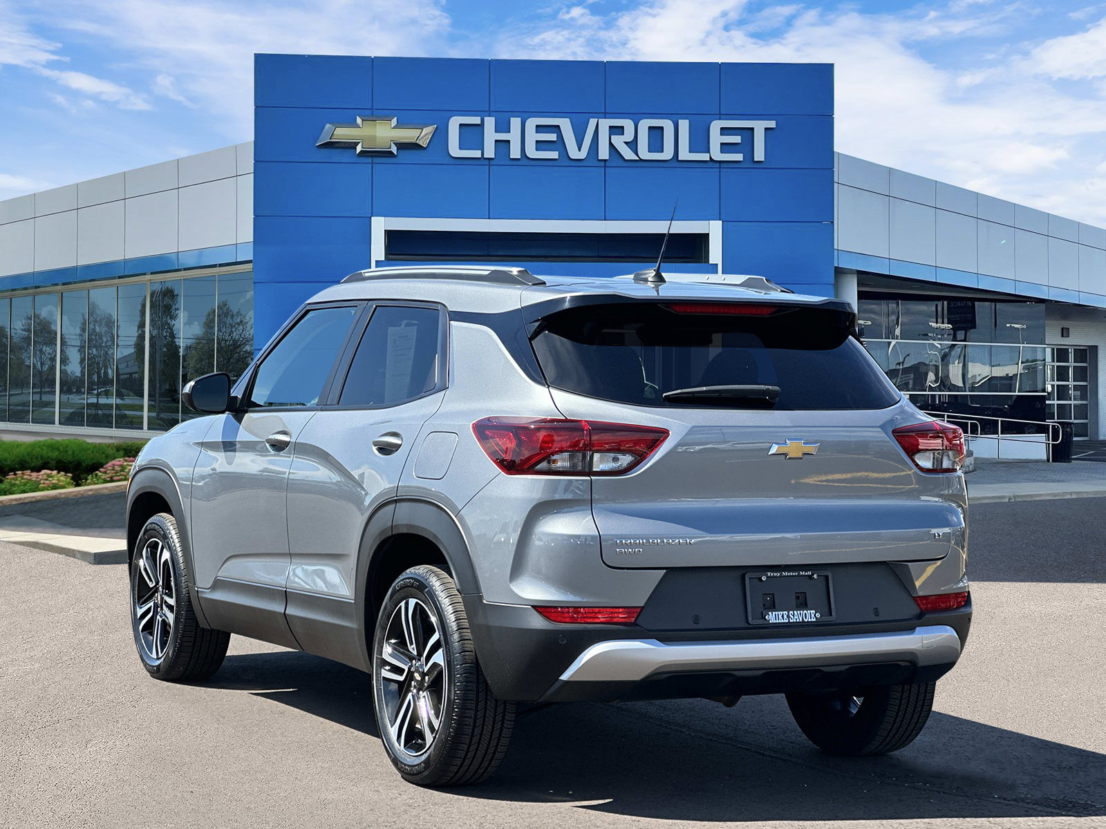 Certified 2025 Chevrolet TrailBlazer LT w/ LT Cold Weather Package AWD/4WD image 3