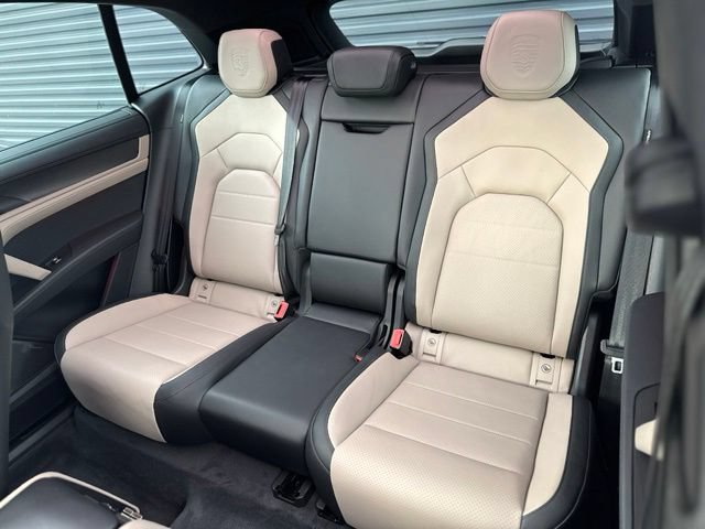 New 2026 Porsche Cayenne Turbo AWD/4WD image 40