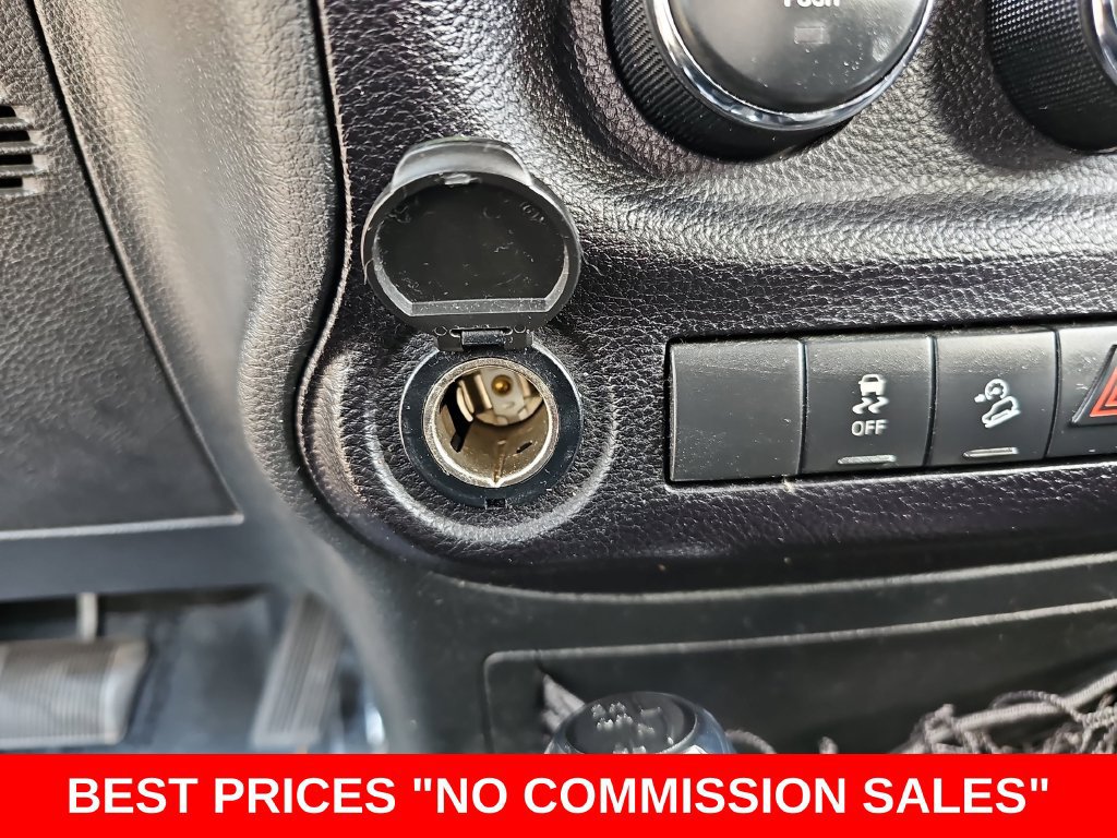 Used 2016 Jeep Wrangler Unlimited Sport w/ Connectivity Group AWD/4WD image 24