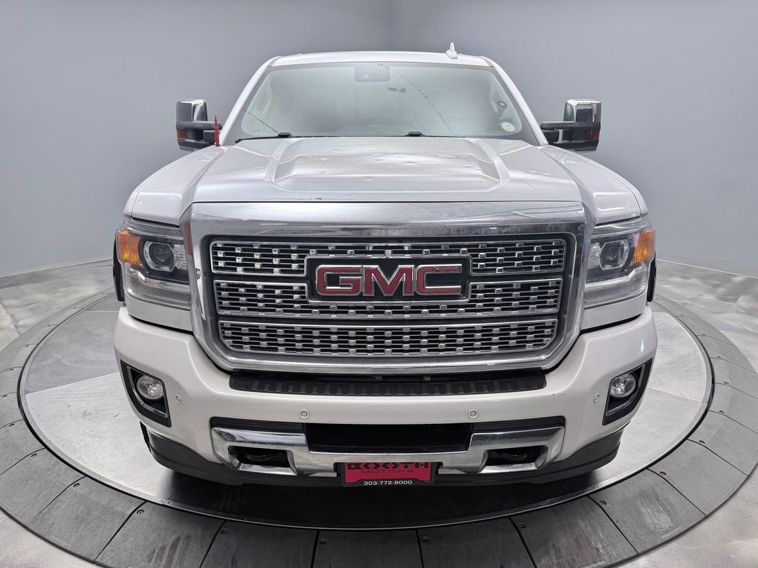 Used 2018 GMC Sierra 2500 Denali w/ Suspension Package, Off-Road AWD/4WD image 2