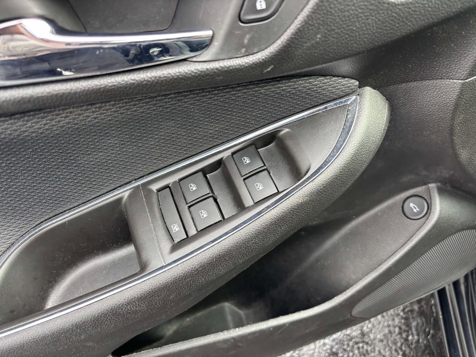 Used 2017 Chevrolet Cruze LT w/ Convenience Package image 15