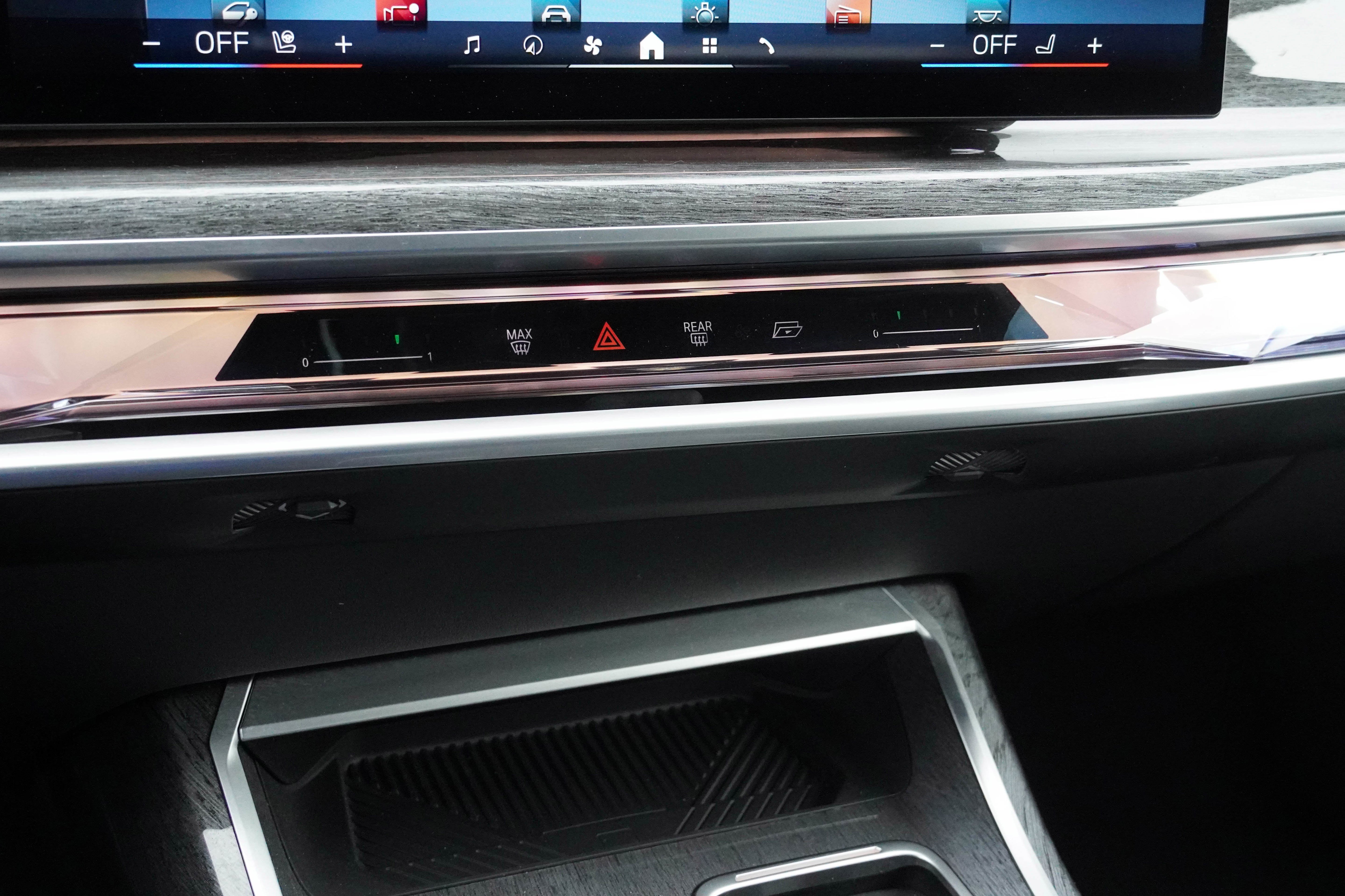 Certified 2023 BMW 760i xDrive AWD/4WD image 30