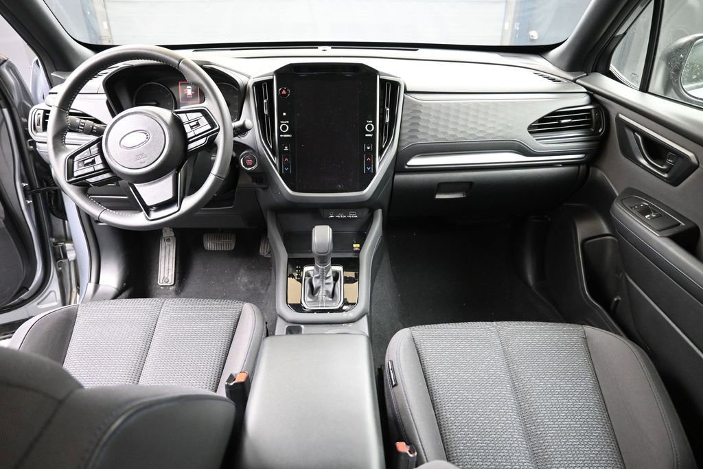 Used 2025 Subaru Forester Premium AWD/4WD image 18