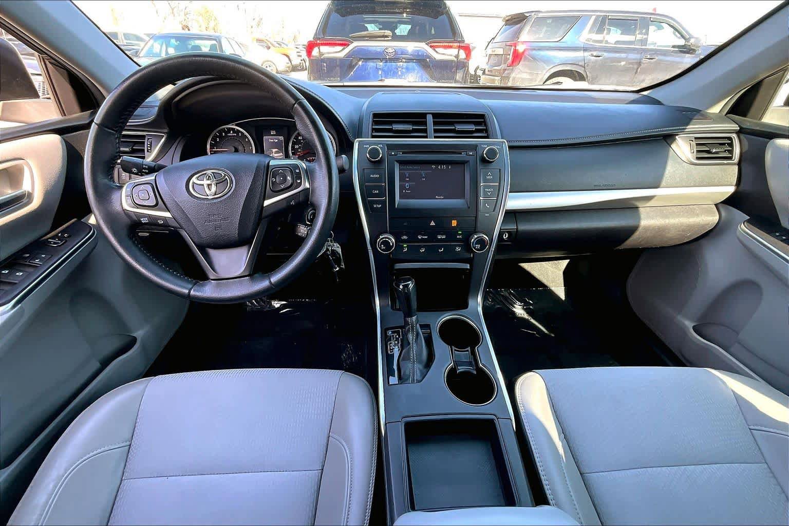 Used 2017 Toyota Camry SE FWD image 14