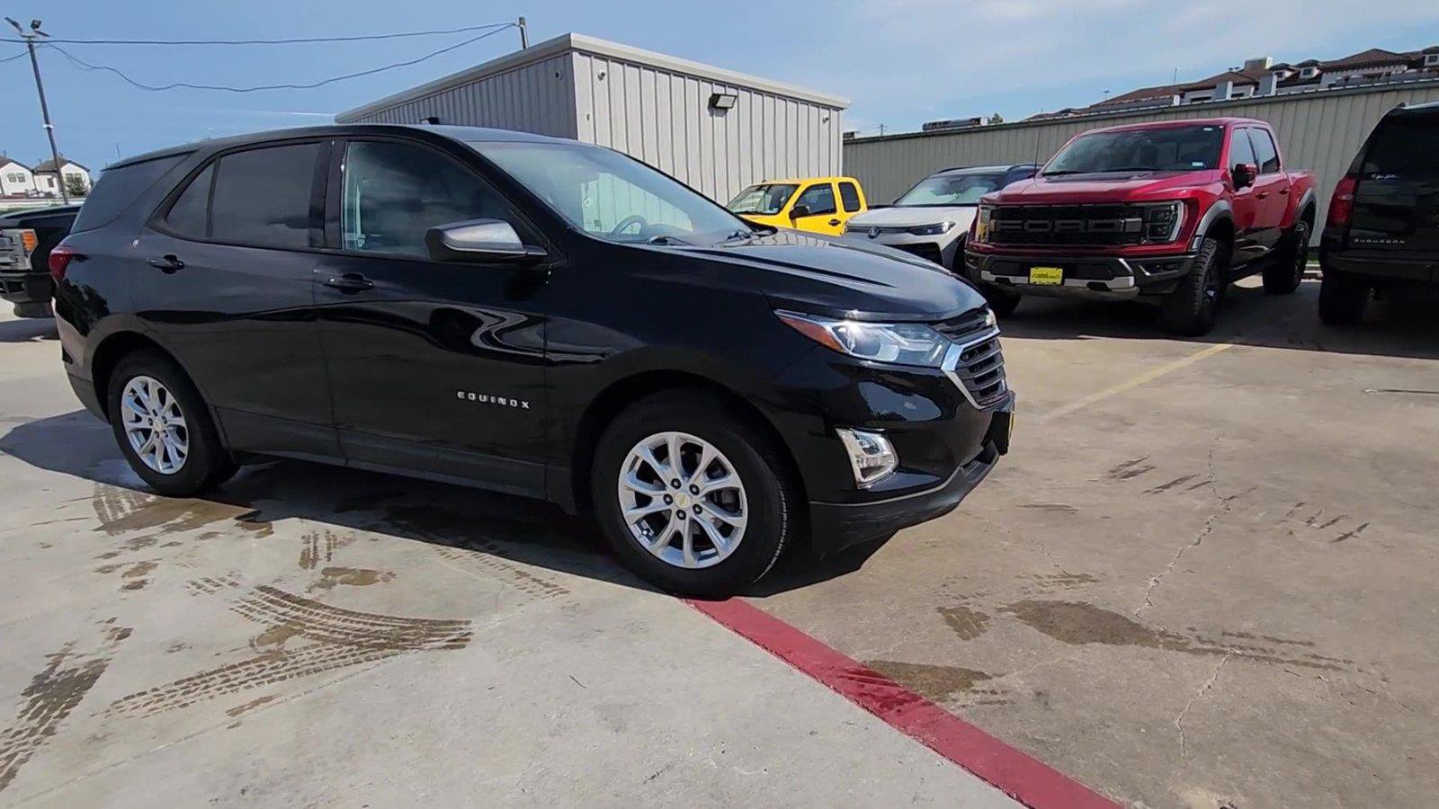 Certified 2019 Chevrolet Equinox LS FWD image 2