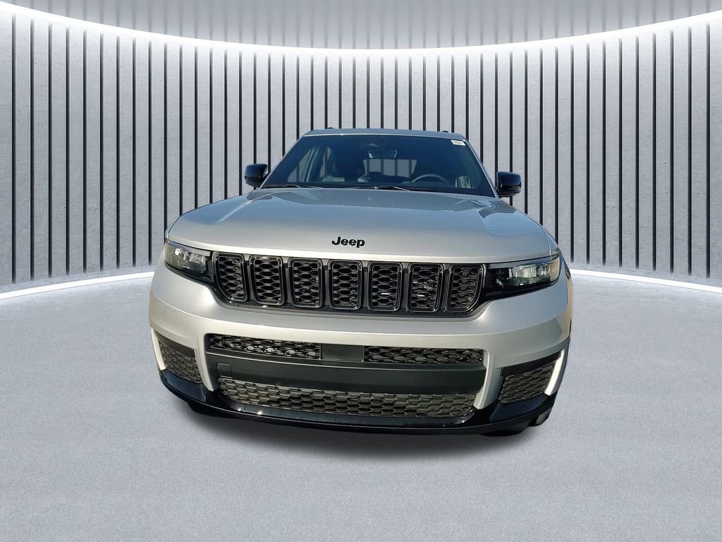New 2025 Jeep Grand Cherokee L Altitude image 9