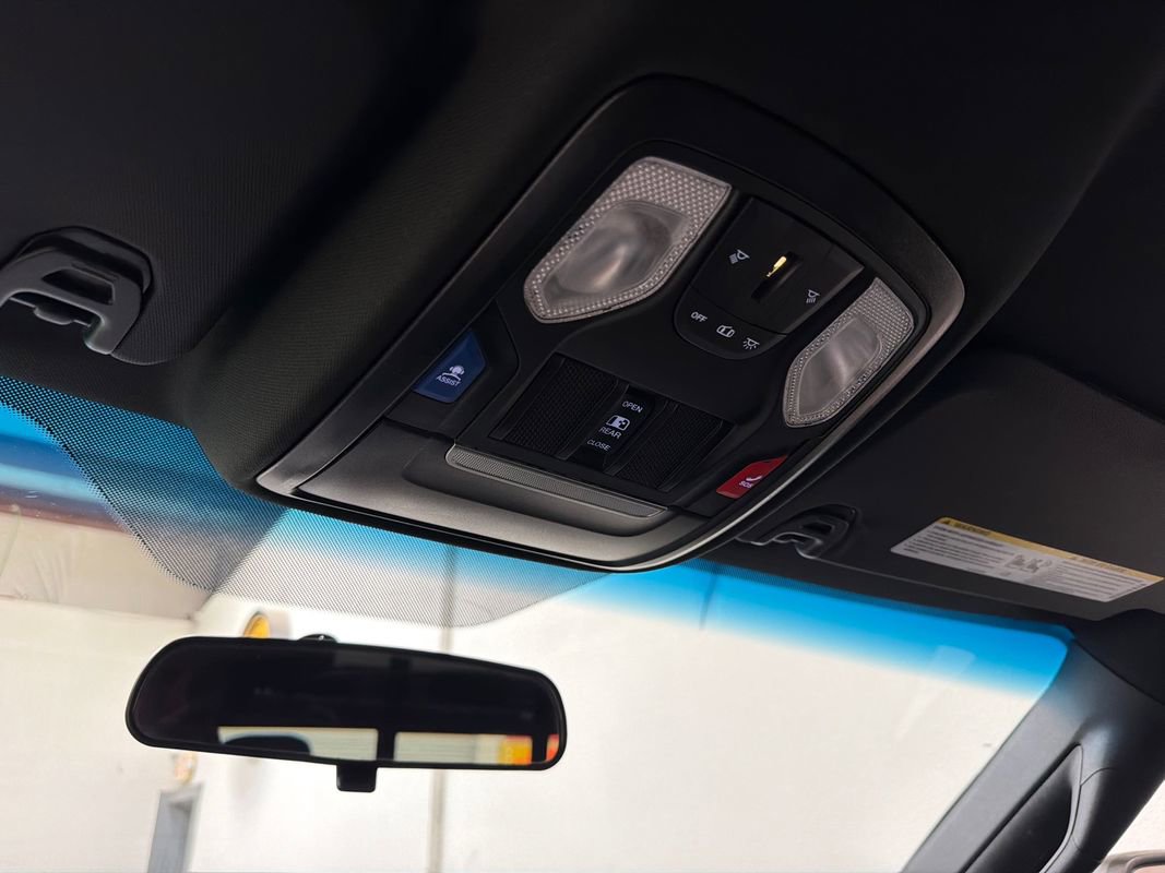 Used 2024 RAM 2500 Tradesman w/ Chrome Appearance Group AWD/4WD image 24