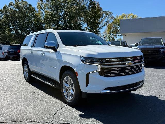 Used 2023 Chevrolet Suburban Premier image 2
