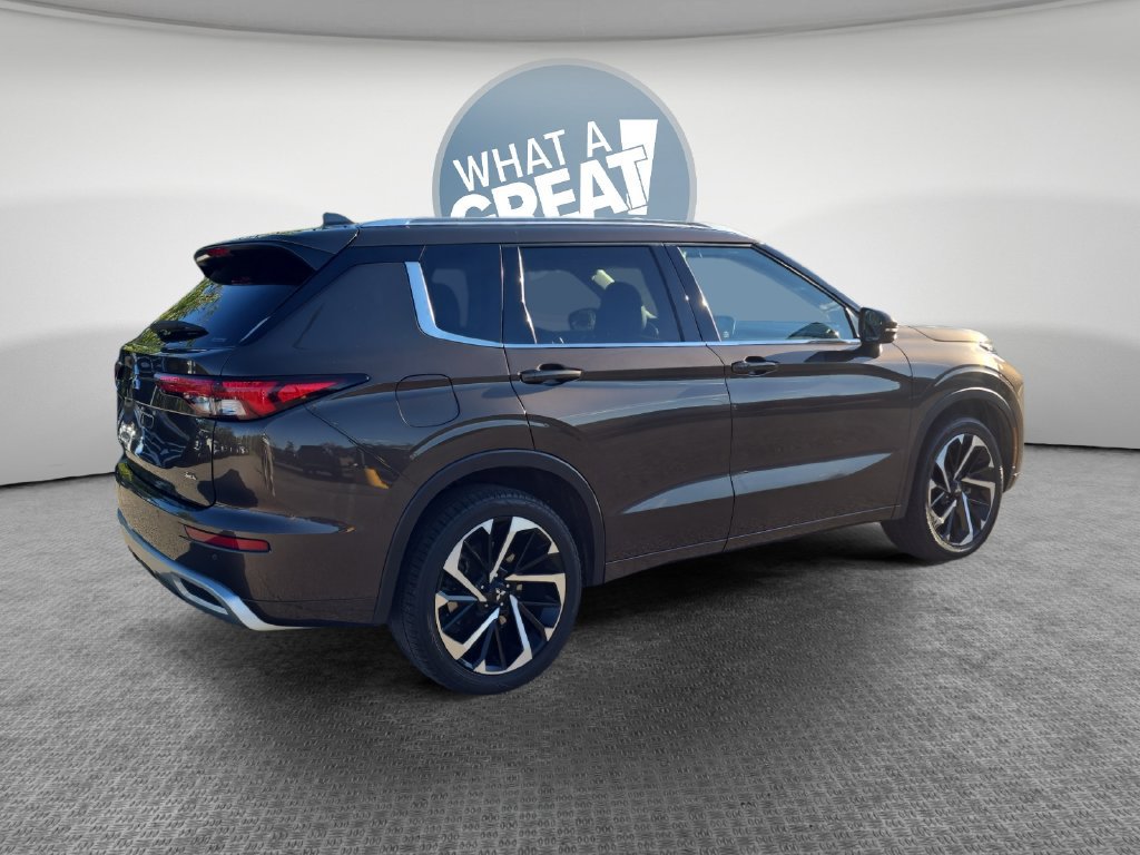 Used 2024 Mitsubishi Outlander SEL AWD/4WD image 3
