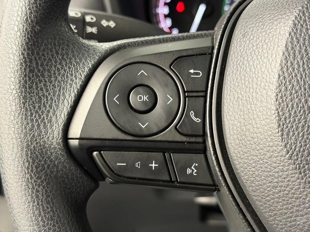 Used 2025 Toyota RAV4 XLE FWD image 26
