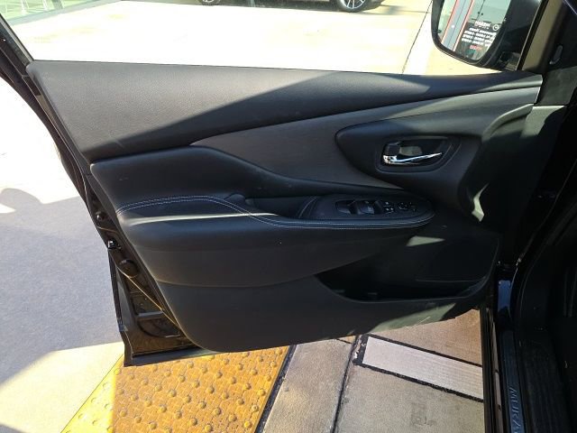 Used 2024 Nissan Murano SV image 11