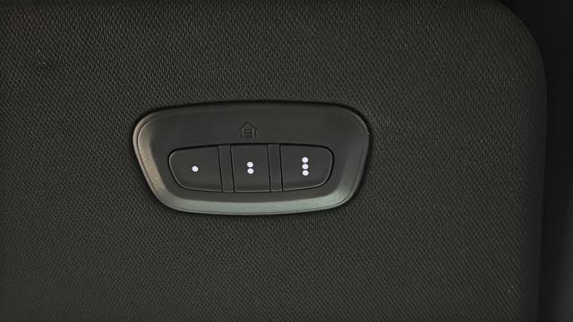 Used 2022 Jeep Wagoneer Series III AWD/4WD image 32