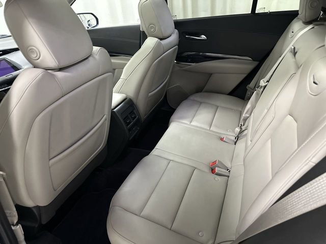 Used 2019 Cadillac XT4 Luxury w/ Cold Weather Package image 15