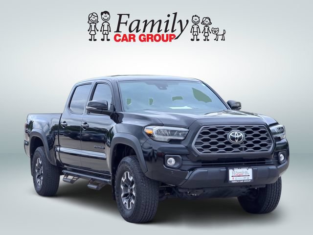 Certified 2023 Toyota Tacoma TRD Off-Road w/ Technology Package AWD/4WD image 2