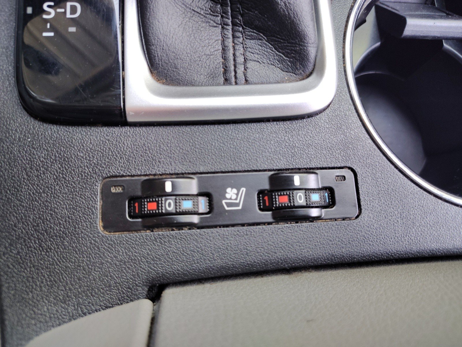 Used 2018 Toyota Highlander Limited AWD/4WD image 26