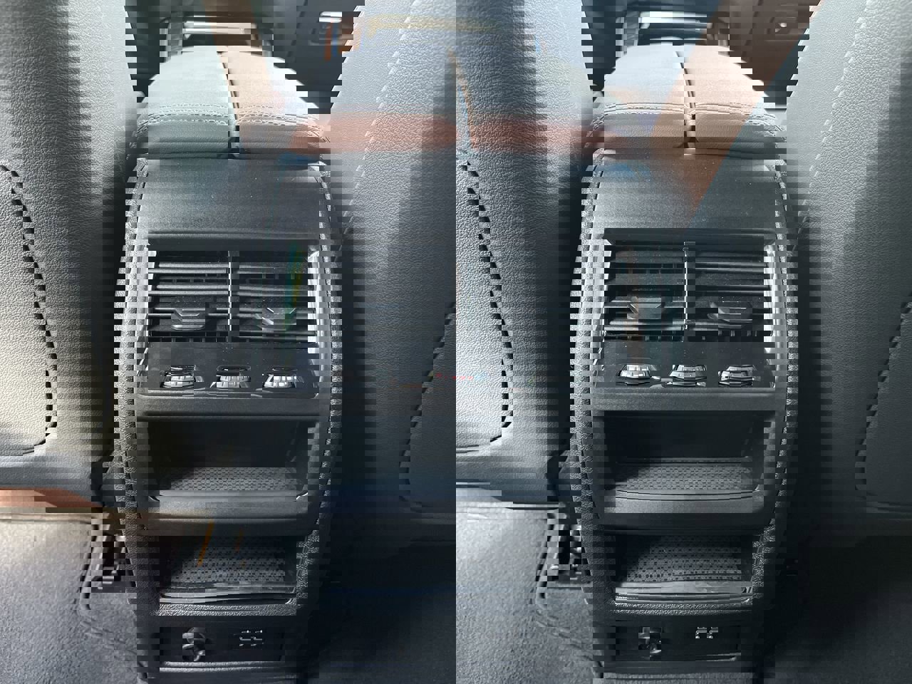 Certified 2025 BMW X5 sDrive40i w/ M Sport Package image 31