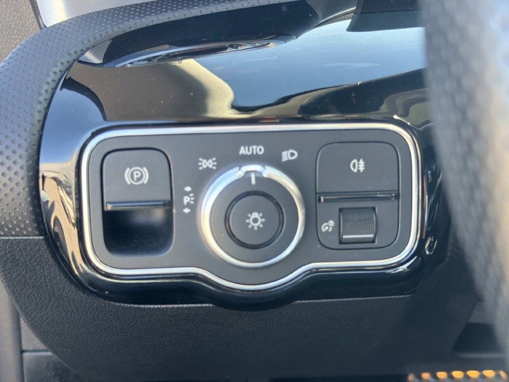 Used 2022 Mercedes-Benz CLA 35 AMG 4MATIC image 21