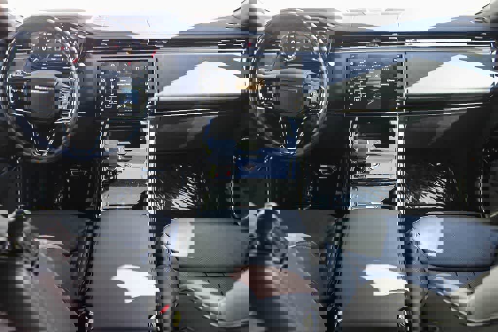 Used 2025 Land Rover Range Rover Sport Dynamic SE image 11