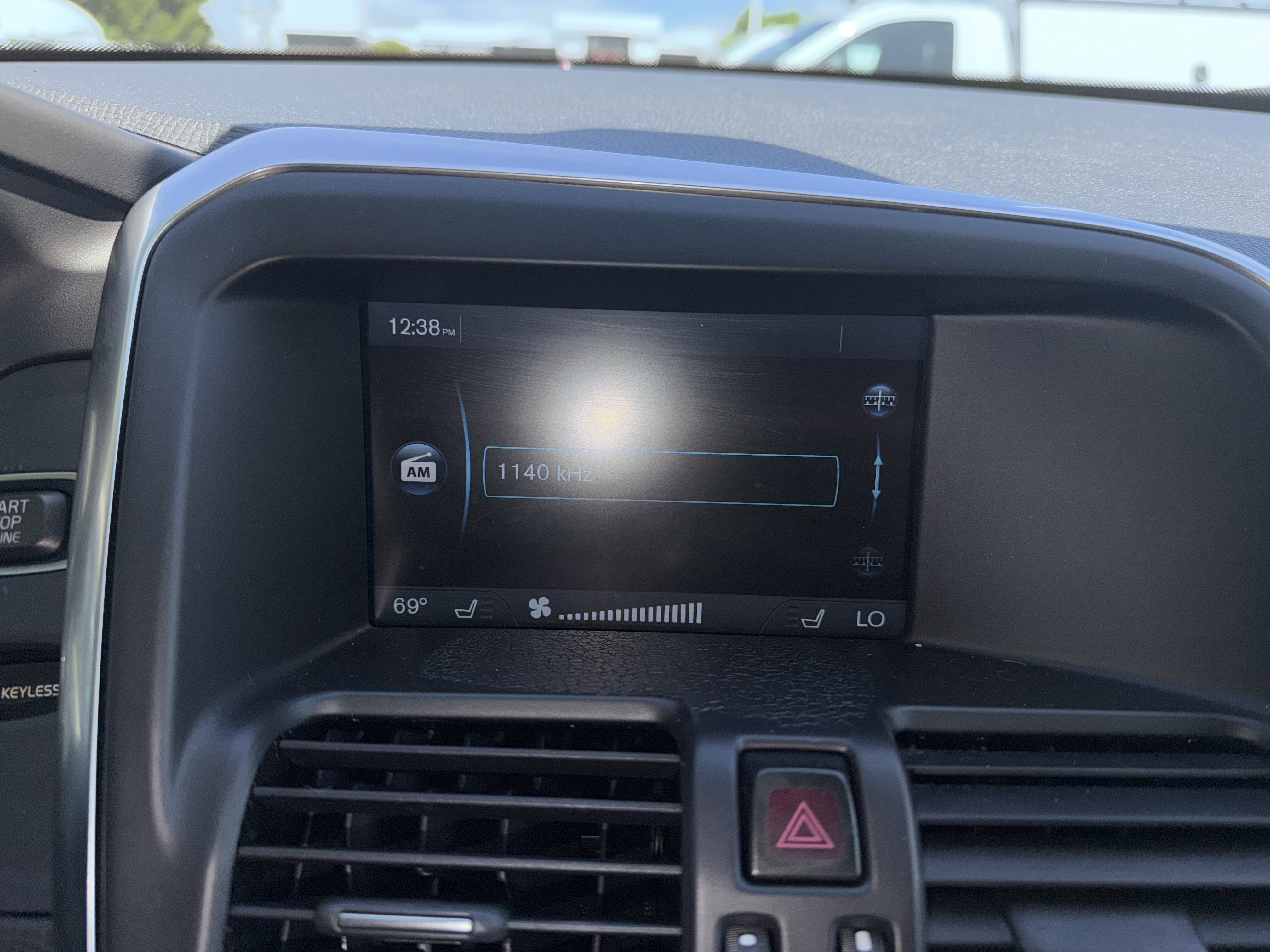 Used 2015 Volvo XC60 T6 Premier Plus image 23