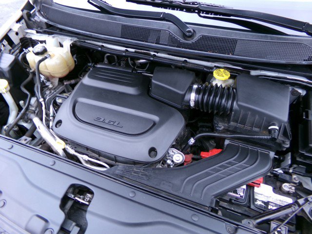 Used 2019 Chrysler Pacifica Touring-L image 27