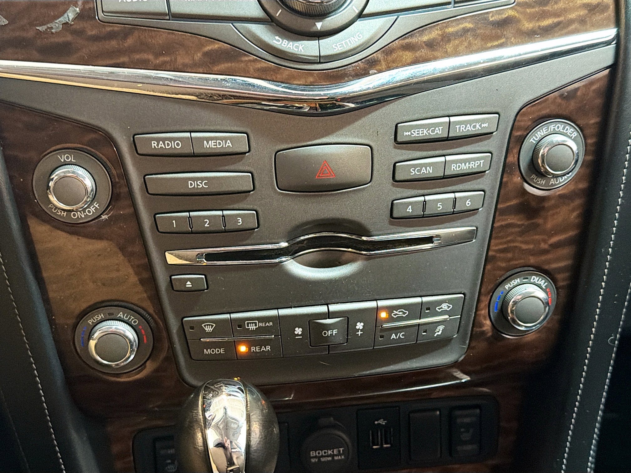 Used 2020 Nissan Armada SL w/ Premium Package image 23