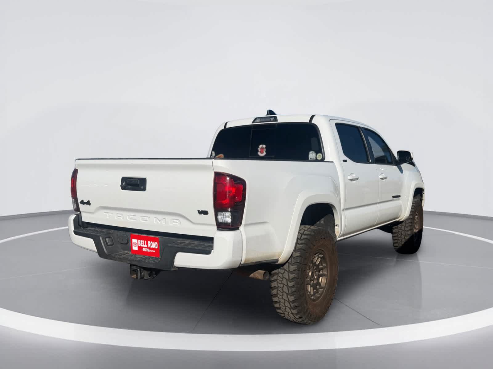 Used 2021 Toyota Tacoma SR5 AWD/4WD image 6